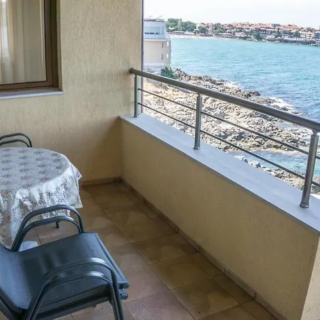 Apartment With Sea View