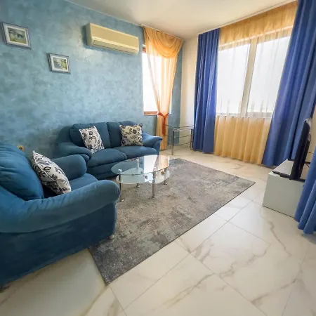 Apartment With Sea View
